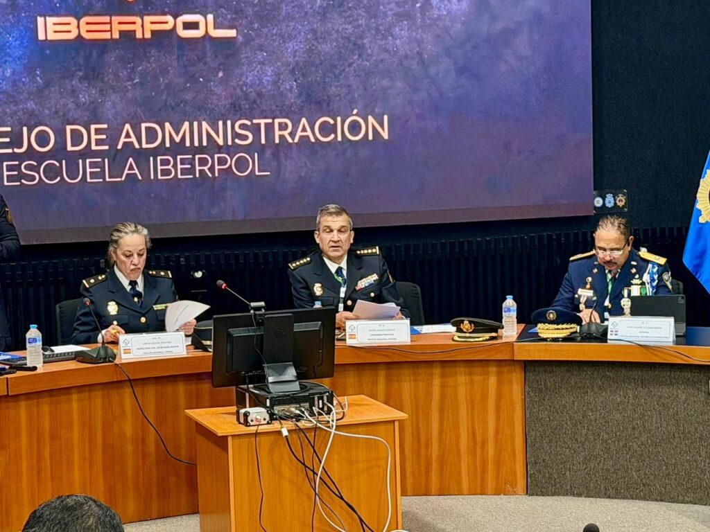 Policía Nacional presenta avances de reforma educativa en encuentro internacional de IBERPOL en España - Noticias de hoy en República Dominicana | De Último Minuto