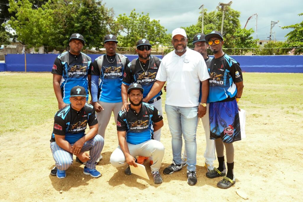 Los Alcarrizos celebra su primer Clásico de Sóftbol - Noticias de hoy en República Dominicana | De Último Minuto