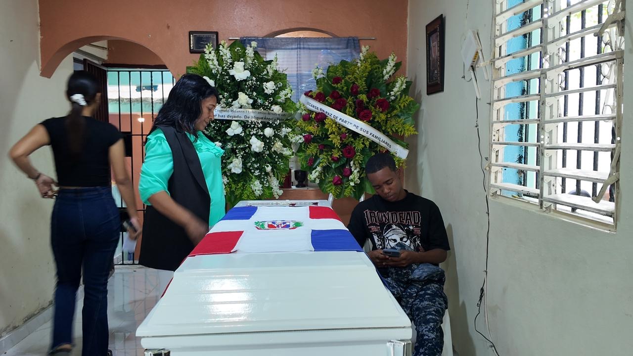 “No fue balacera ni por música alta”: Familia de Teniente coronel retirado rechaza versión de su muerte - Noticias de hoy en República Dominicana | De Último Minuto