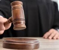Acusado de suplantar a fiscal y abogado deberá pagar RD$400 mil por presunta estafa