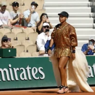 Naomi Osaka da un segundo golpe de efecto de moda en Roland Garros - Noticias de hoy en República Dominicana | De Último Minuto