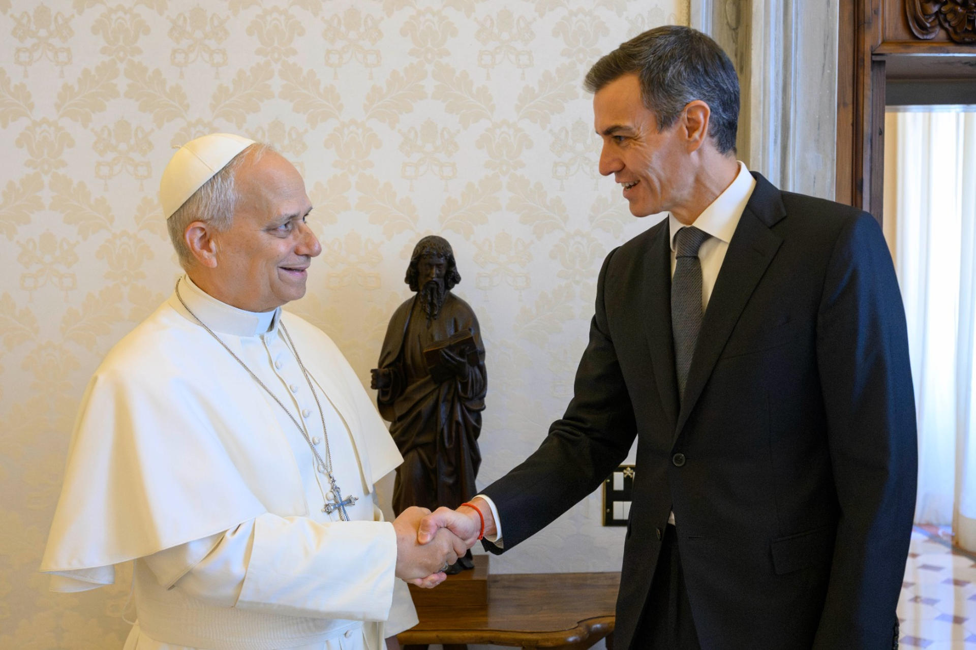 Sánchez destaca la sintonía con León XIV en migración, IA y paz antes de su viaje a España - Noticias de hoy en República Dominicana | De Último Minuto