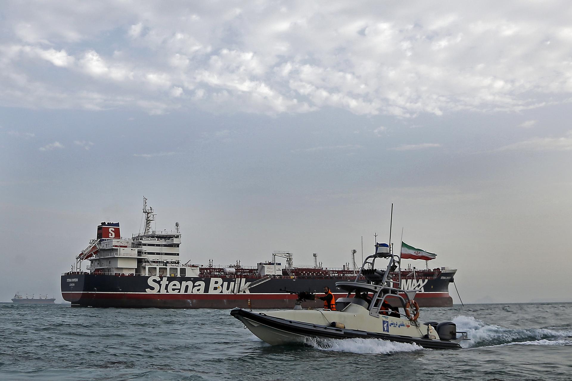 La Guardia Revolucionaria iraní permite el tránsito de 26 buques por Ormuz en 24 horas - Noticias de hoy en República Dominicana | De Último Minuto