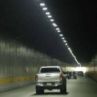 Denuncian motoristas realizando piruetas en la salida del túnel de Las Américas; ciudadanos temen tragedia