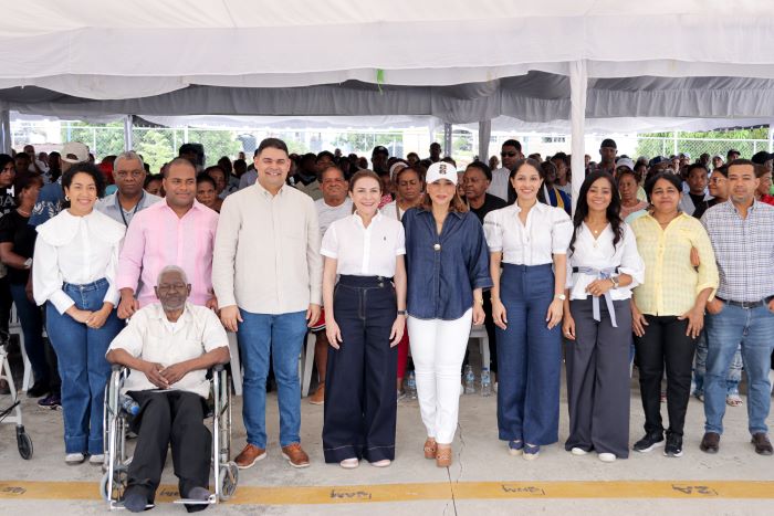 Entregan Bono de Emergencia a más de 1,400 familias afectadas por las lluvias en el Distrito Nacional - Noticias de hoy en República Dominicana | De Último Minuto