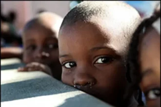 Autoridades chilenas localizan a 64 menores haitianos reportados como inubicables