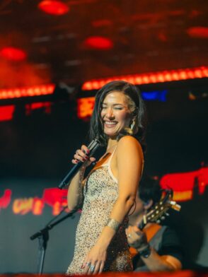 Ella es Nella la cantante venezolana que abrió el concierto de Kany García en RD - Noticias de hoy en República Dominicana | De Último Minuto