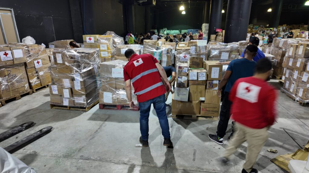 Centro de acopio de Sambil solicita insumos médicos, alimentos y apoyo para voluntarios - Noticias de hoy en República Dominicana | De Último Minuto