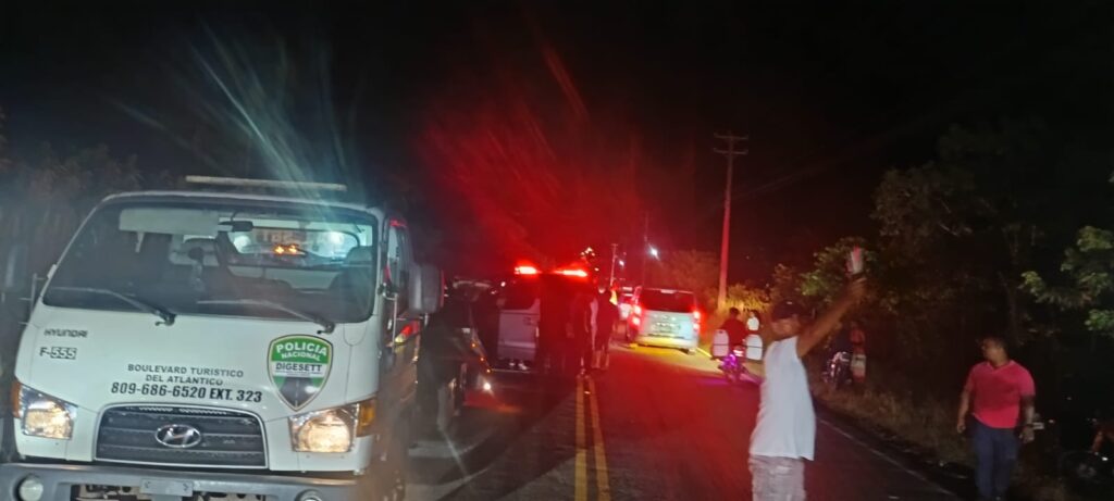 Dos franceses mueren y cinco resultan heridos en accidente en El Catey | 9 | Dos franceses mueren y cinco resultan heridos en accidente en El Catey - Noticias de hoy en República Dominicana | De Último Minuto
