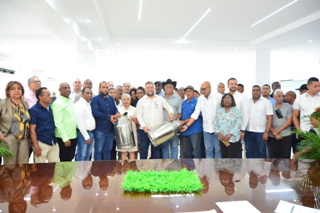 FEDA impulsa la ganadería sustentable con programa que beneficia a 2,500 productores | 4 | FEDA impulsa la ganadería sustentable con programa que beneficia a 2,500 productores - Noticias de hoy en República Dominicana | De Último Minuto