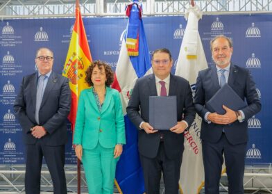 MICM y Banco Sabadell se unen para atraer inversión española y fortalecer exportaciones - Noticias de hoy en República Dominicana | De Último Minuto