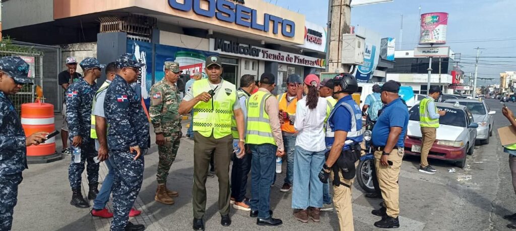 Operativo conjunto fortalece la seguridad vial y el cumplimiento de la Ley de Tránsito en La Vega - Noticias de hoy en República Dominicana | De Último Minuto