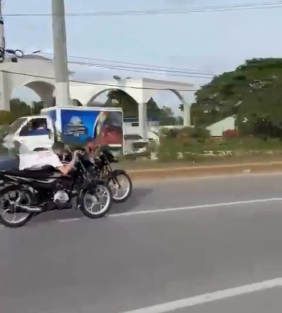 Carreras clandestinas desafían a las autoridades y vuelven a sembrar peligro en la autopista Duarte de Santiago - Noticias de hoy en República Dominicana | De Último Minuto