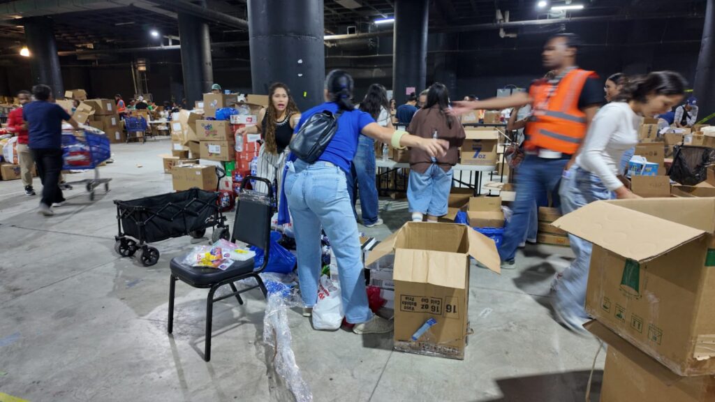 Centro de acopio de Sambil solicita insumos médicos, alimentos y apoyo para voluntarios - Noticias de hoy en República Dominicana | De Último Minuto