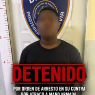 Policía apresa adolescente mediante orden de arresto por despojo a mano armada captado en cámara - Noticias de hoy en República Dominicana | De Último Minuto