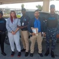 Deportan desde Estados Unidos a mujer vinculada a caso de homicidio en Villa Altagracia