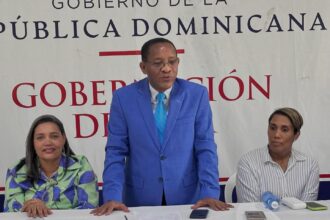 Gobernadora participa en Mesa de Seguridad, Ciudadanía y Género en Azua