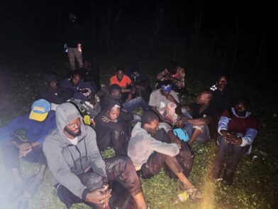 Patrullas del Ejército y unidades de drones detectan y detienen a 70 haitianos indocumentados en Dajabón - Noticias de hoy en República Dominicana | De Último Minuto