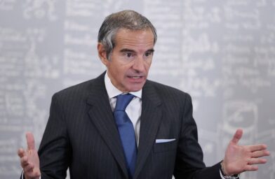 El jefe del OIEA advirtió que retirar las reservas de uranio enriquecido de Irán requerirá una compleja operación técnica