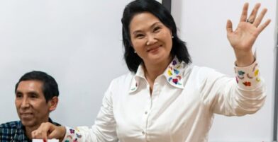 Keiko Fujimori emite su voto en San Borja durante la segunda vuelta presidencial en Perú