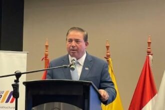 Héctor Porcella participó como expositor en Foro Andino, en Ecuador