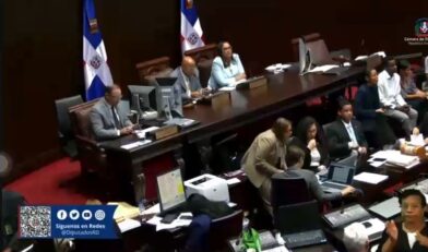 “Seamos honestos”: diputado Saulo critica rapidez en debate del Plan Anticrisis