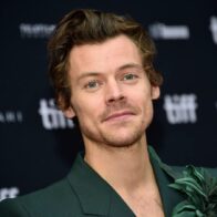 En medio de su concierto, Harry Styles se desplomó en el escenario durante ola de calor en Londres - Noticias de hoy en República Dominicana | De Último Minuto