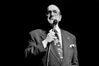 Muere Clive Davis, legendario ejecutivo musical que impulsó la carrera de Whitney Houston - Noticias de hoy en República Dominicana | De Último Minuto