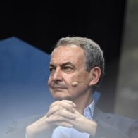 Zapatero pide aclarar origen del móvil clave en caso Plus Ultra