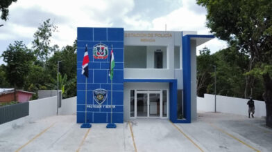 Gobierno entrega nueva estación policial en Mencía, Pedernales - Noticias de hoy en República Dominicana | De Último Minuto