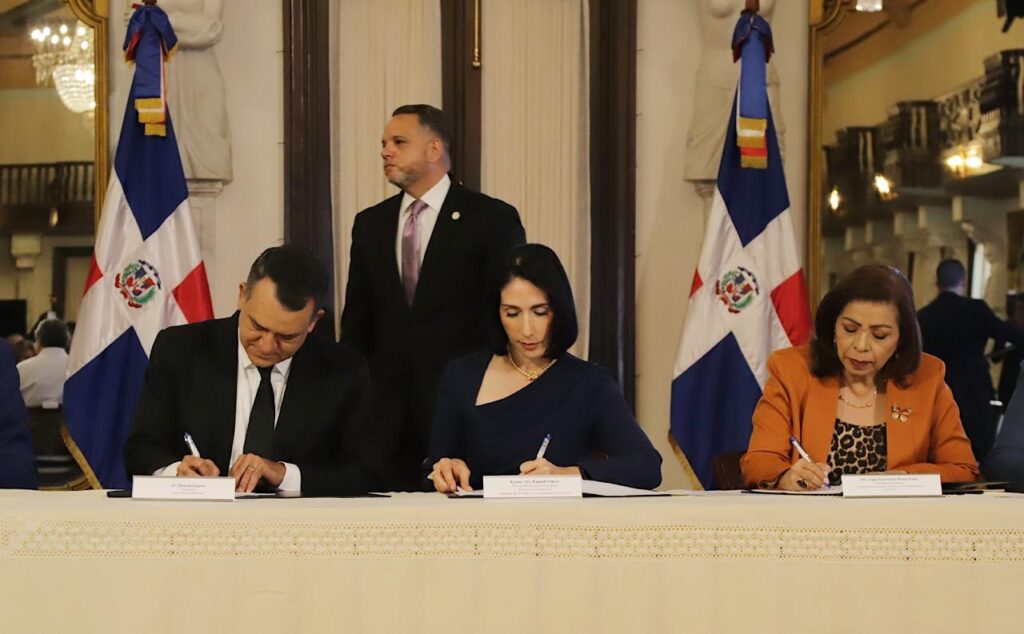 Instituciones renuevan alianza para garantizar registros de nacimiento de menores de edad | 1 | Instituciones renuevan alianza para garantizar registros de nacimiento de menores de edad - Noticias de hoy en República Dominicana | De Último Minuto