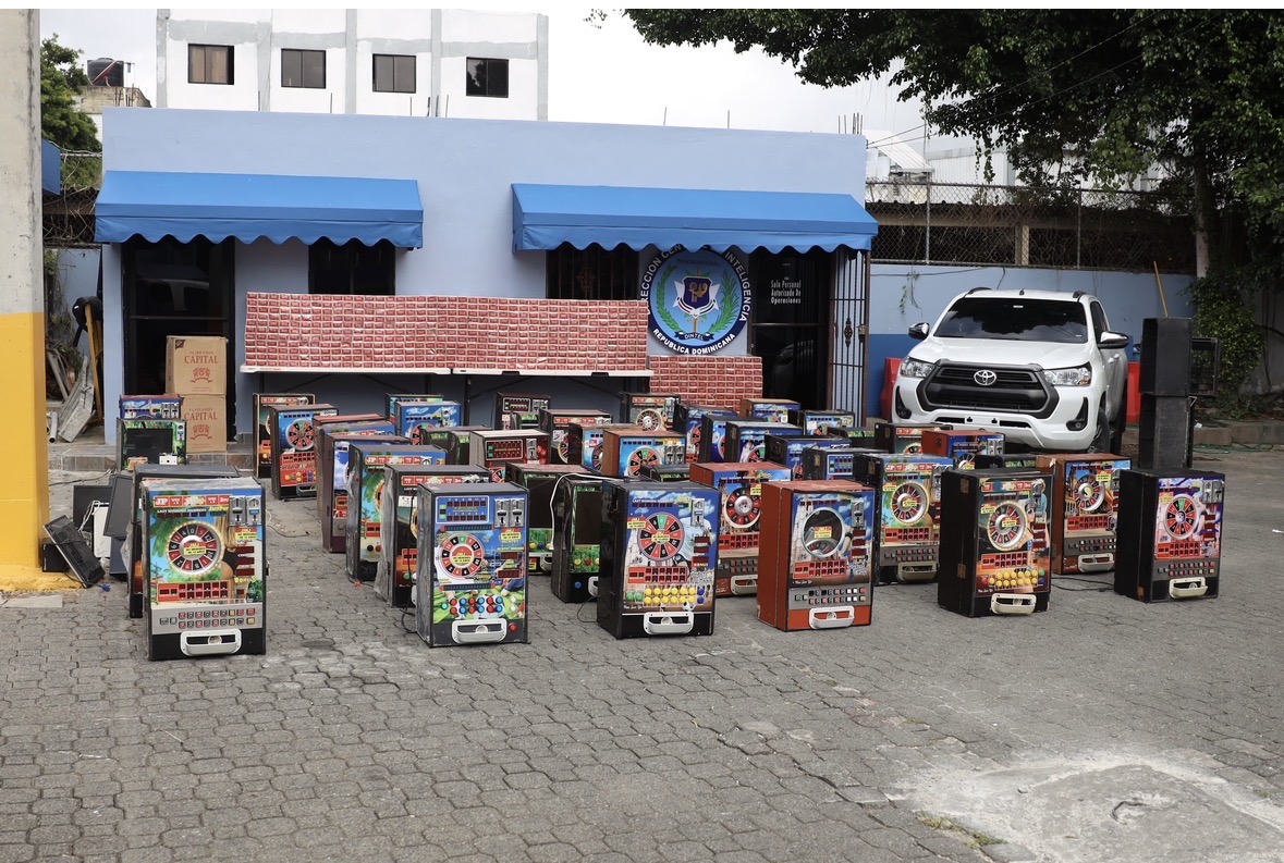 PN ocupa más de 329 mil cigarrillos de contrabando y retiene 52 máquinas tragamonedas en operativos secuenciales - Noticias de hoy en República Dominicana | De Último Minuto