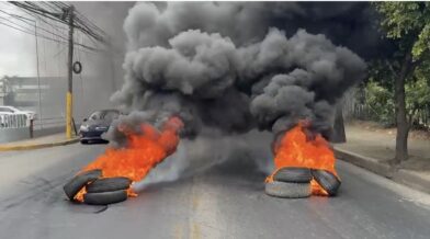 Falpo protesta en el sector Carmen Añil de San Francisco de Macorís exigiendo arreglo de calles y otras obras - Noticias de hoy en República Dominicana | De Último Minuto