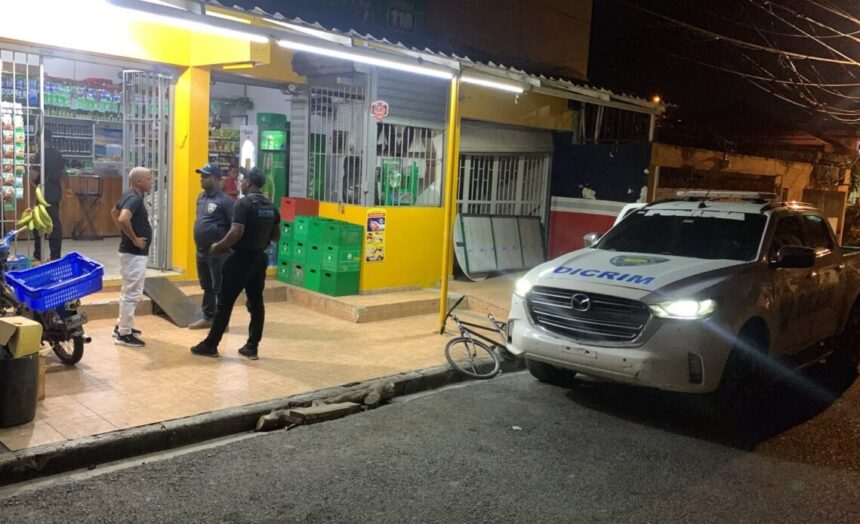 DICRIM investiga robo perpetrado en colmado de Villa Mella