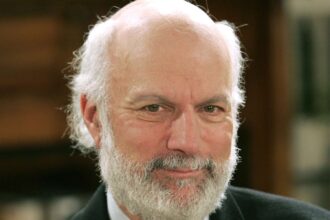 Muere a los 85 años James Burrows, legendario director de “Friends”, “Cheers” y “Will & Grace”