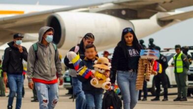 Regresan a Venezuela 146 migrantes en vuelo de repatriación procedente de Estados Unidos