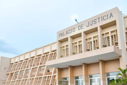 Veinte años de prisión para mujer que mató a su pareja en Montecristi