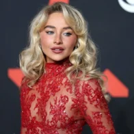 Sabrina Carpenter solicita una orden de alejamiento contra un presunto acosador