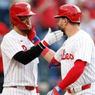 Schwarber conecta tres jonrones y Harper completa el ciclo en histórica paliza de los Filis - Noticias de hoy en República Dominicana | De Último Minuto