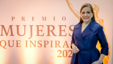 Jatnna Tavárez recibe máximo galardón del Premio Mujeres que Inspiran - Noticias de hoy en República Dominicana | De Último Minuto