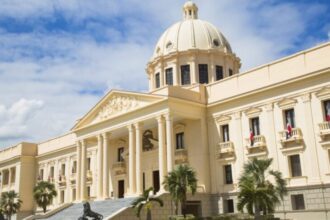 Abinader designa nuevos cónsules y un embajador mediante decreto 418-26