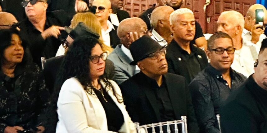 Ramón Orlando en funeral de Alex Bueno: “El merengue ha sufrido una devastación terrible”