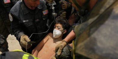 Continúan los intentos de rescatar supervivientes seis días después de sismos en Venezuela