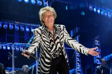 Critican a Rod Stewart por cancelar un concierto por enfermedad y luego ir al Mundial; él responde - Noticias de hoy en República Dominicana | De Último Minuto