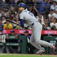 Ohtani conecta jonrón, pero abandona el juego por molestias en la rodilla en triunfo de los Dodgers - Noticias de hoy en República Dominicana | De Último Minuto