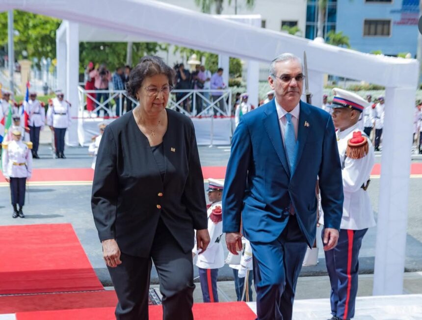 Presidente Abinader recibe a su homóloga de Surinam en visita oficial para fortalecer la cooperación bilateral