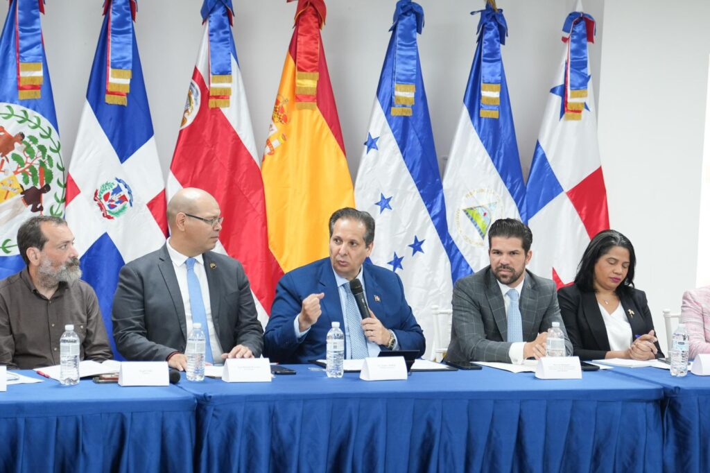 Países del SICA impulsan evaluación conjunta de medicamentos biotecnológicos y biosimilares - Noticias de hoy en República Dominicana | De Último Minuto