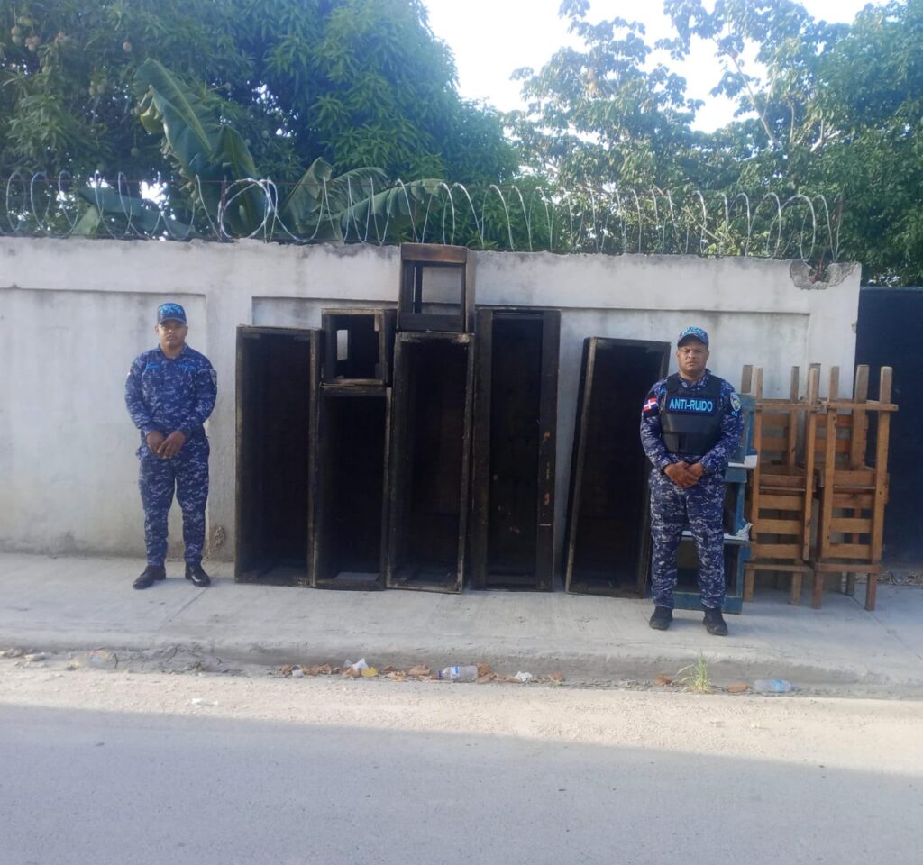 Policía interviene centros de diversión por ruido excesivo y violación de horario en Río Salado - Noticias de hoy en República Dominicana | De Último Minuto