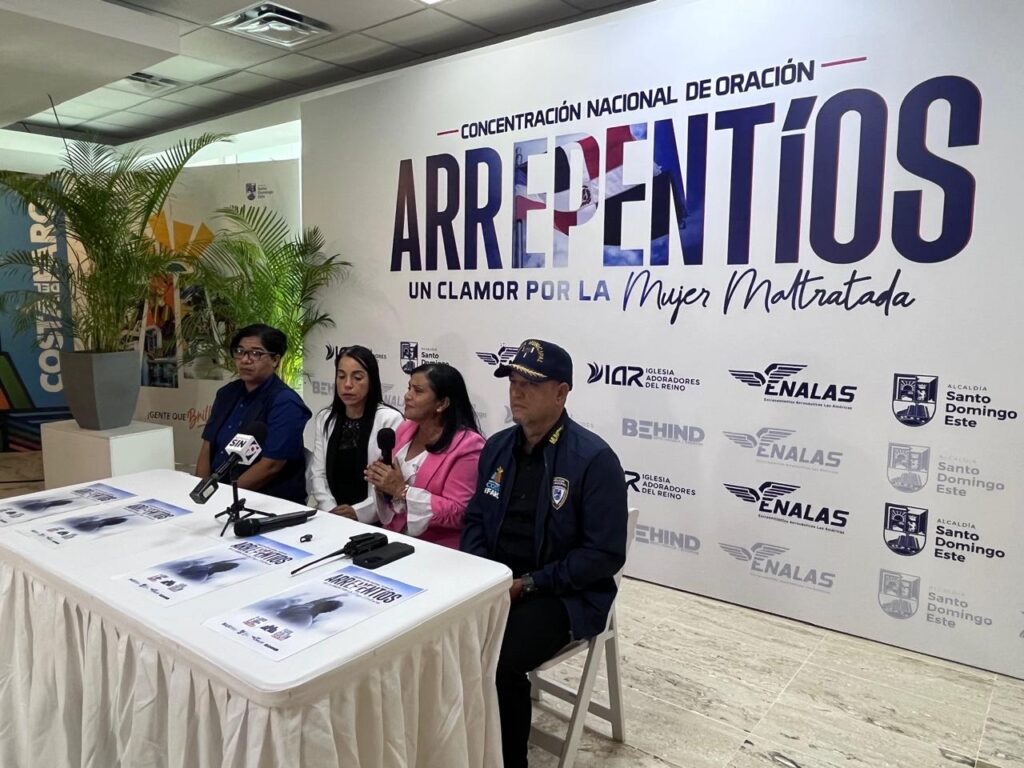 Autoridades y líderes religiosos de SDE unen esfuerzos para enfrentar la violencia y los feminicidios - Noticias de hoy en República Dominicana | De Último Minuto