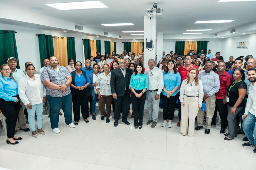 Fundación Reservas del País capacita a más de 100 microempresarios de Pedernales - Noticias de hoy en República Dominicana | De Último Minuto
